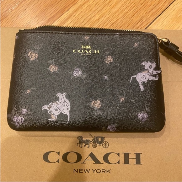 Coach Dalmatian Wristlet - Picture 2 of 4
